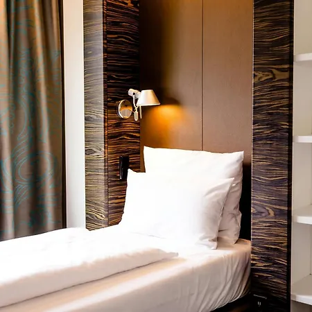 Motel One Berlin-Tiergarten-2